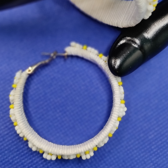 Crafted hoop earrings floral - Picture 3 of 5